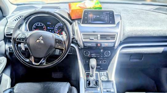 Mitsubishi ÉCLIPSE CROSS image 4