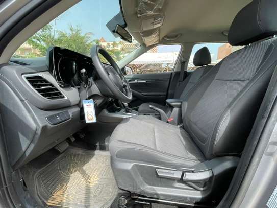 Kia Sportage SUV gris polyvalent confort et sécurité image 7