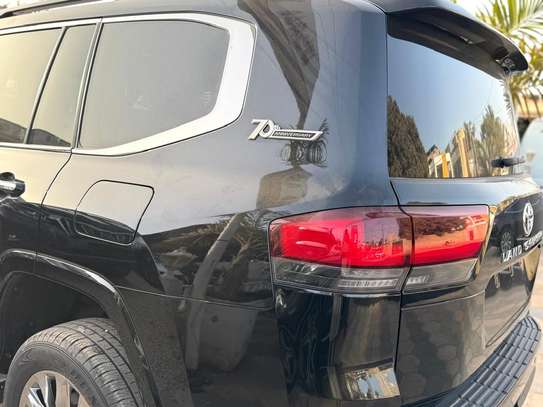 Toyota land cruiser VX image 7