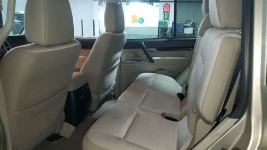 Mitsubishi Pajero 2017 image 15