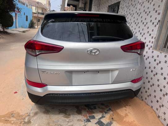 Hyundai Tucson limited image 9