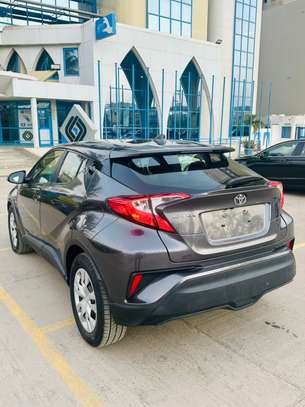 TOYOTA CHR image 1
