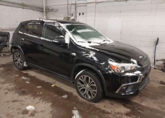 MITSUBISHI OUTLANDER SPORT sous douane image 1