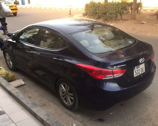 Hyundai elantra image 1