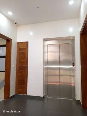 Appartement de 3 chambres a Sicap Karak image 3