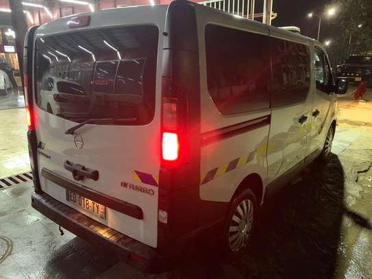Ambulance Opel vivaro image 8