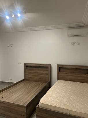 3 chambres salon à louer en face King fahd image 9