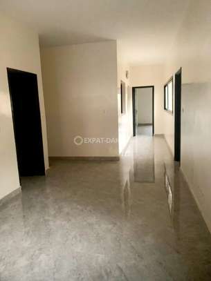Appartement a louer à Thies image 5