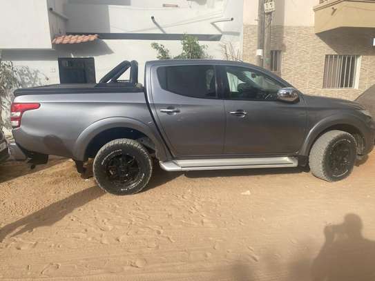 Mitsubishi L200 image 1