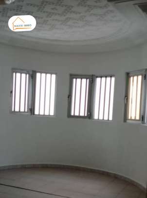 A louer sur la VDN Une Grande villa R+2 image 2
