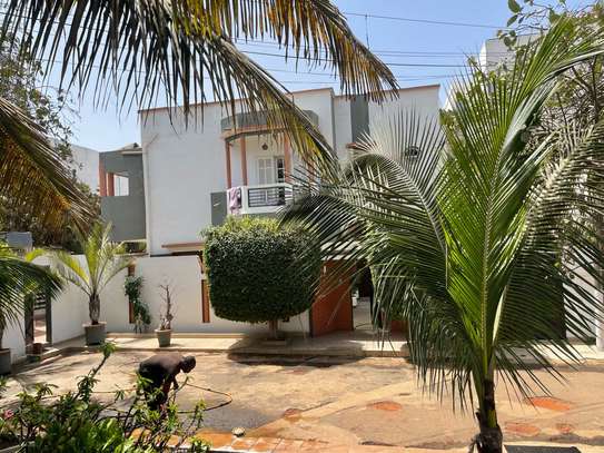 Villa en bordure de route a Ouest Foire image 12