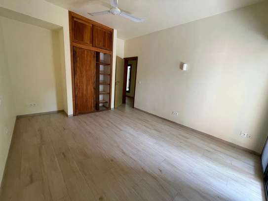 Villa contemporaine à louer Almadies image 12