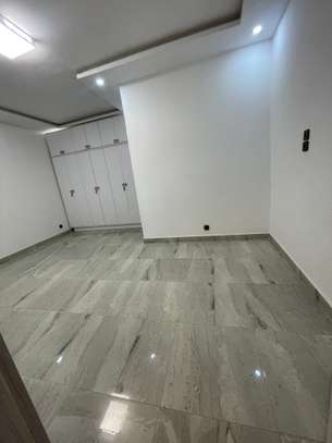 Appartement haut standing à Mermoz à louer image 5