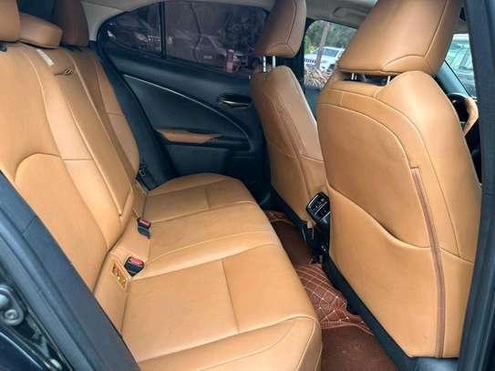 LEXUS UX 200 SPORT 2021 FULL image 15