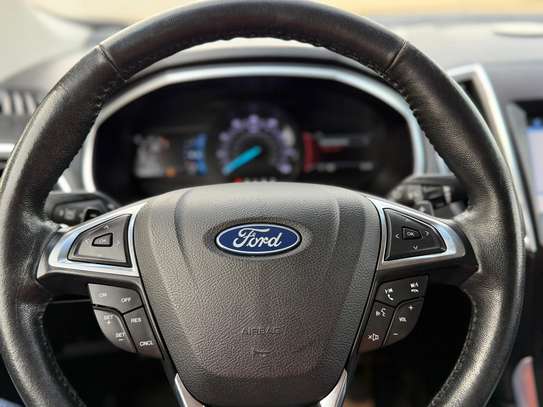 Ford Edge Titanium 2019 image 12