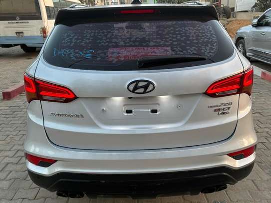 Hyundai Santa fe 2017 image 4