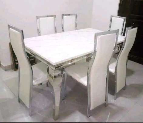 Table à Manger en marbre + 6 chaises cuir blanc image 1