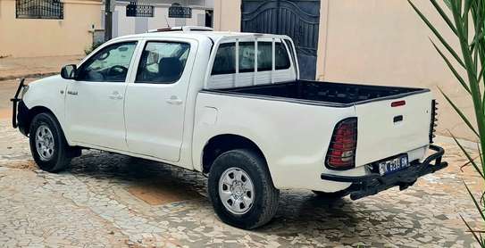 Toyota Hilux image 8