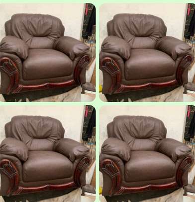 Canape 7 places cuir à bon état image 2