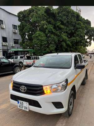 Location pick-up Toyota Hilux nouveau modèle by cfao image 8