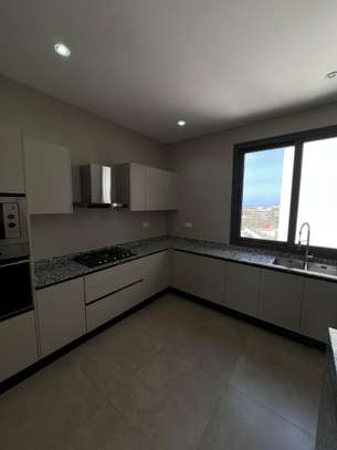 Penthouse de 460 m² F5 à louer à Mermoz image 7