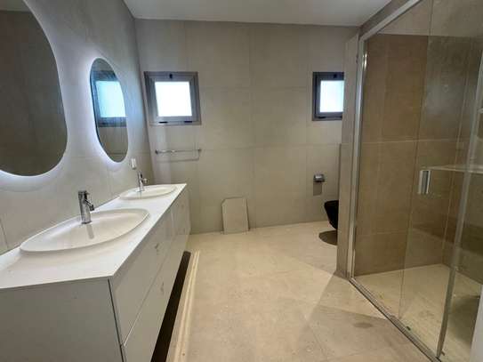 Apparemment à louer a fan résidence 4 chambres image 7