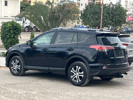 Toyota Rav4 2017 image 5
