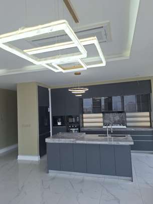 F4 3 chambres salon aux almadies vers king fath palace image 10