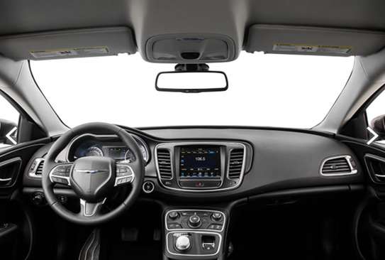 CHRYSLER 200 image 3