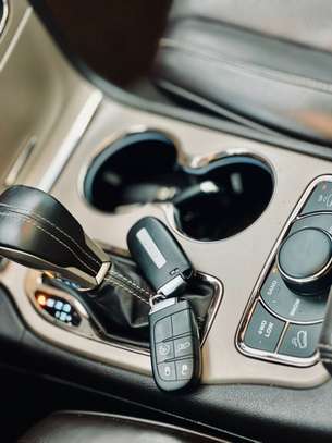 JEPP GRAND CHEROKEE LIMITED image 6