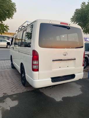 Toyota hiace Grand model image 2