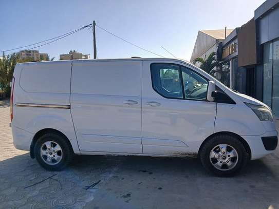 Ford Transit Custom (fourgon tôlé) image 2