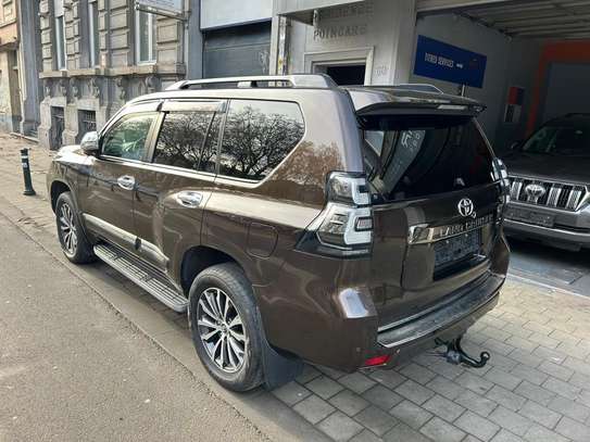 Toyota land cruiser prado VX image 4