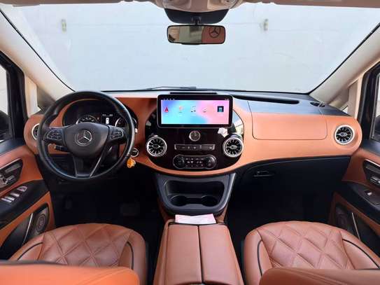 Mercedez Benz 2024 image 12