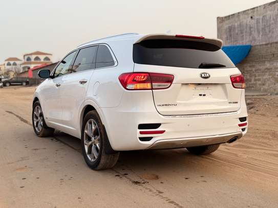 Kia Sorento SX image 6