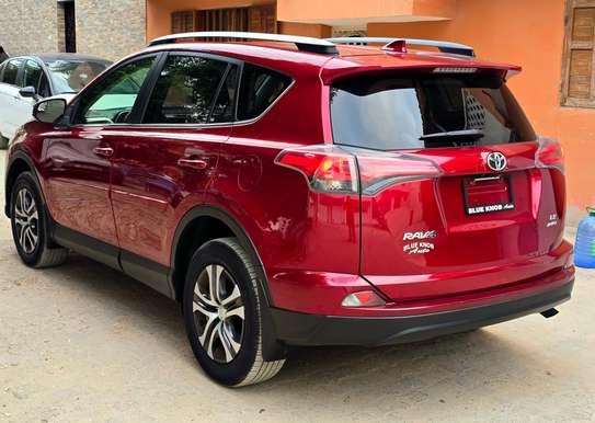 Toyota RAV4 2018 image 11
