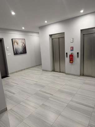 Appartement à louer point E image 2