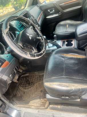 Mitsubishi Pajero image 2