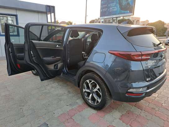Kia Sportage SUV gris image 11