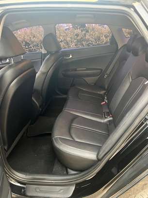 KIA K5 image 6