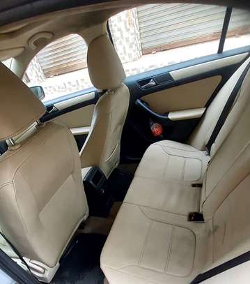 Volkswagen 2012 image 5