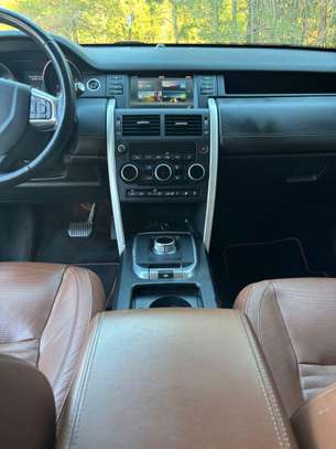 Land Rover Discovery 2016 image 9