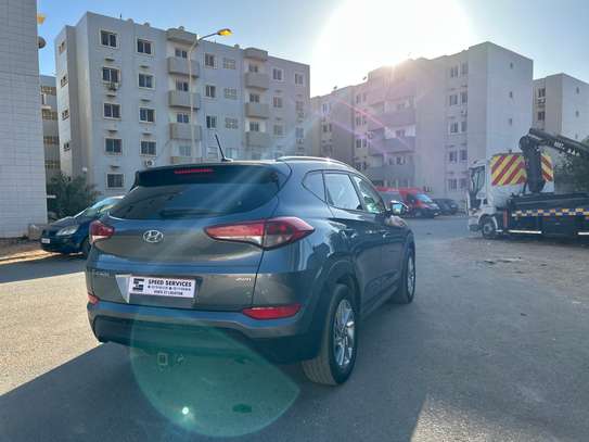 LOCATION : TRES TRES BELLE HYUNDAI TUCSON image 8