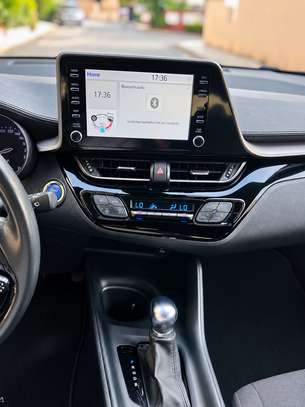 Toyota CHR 2022 image 2