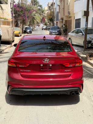 Elantra 2018 image 2