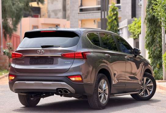 Hyundai Santafe 2019/20 image 10
