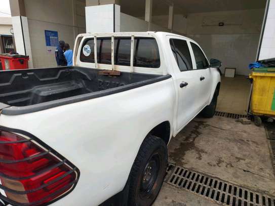 Toyota hilux a vendre image 9