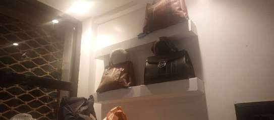 Boutique climatisée à louer image 3