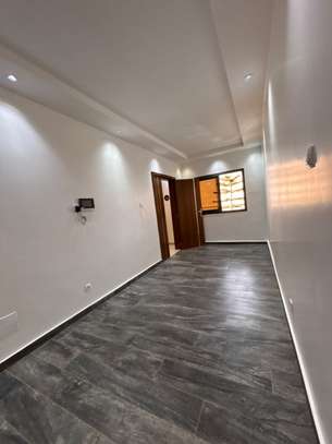 APPARTEMENT MODERNE image 5