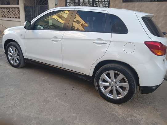 Mitsubishi outlander image 5